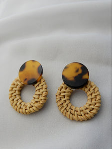 Wood thread earrings