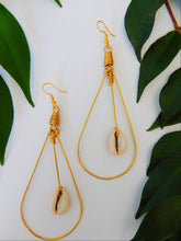 Load image into Gallery viewer, Afrix Style Shell Earrings
